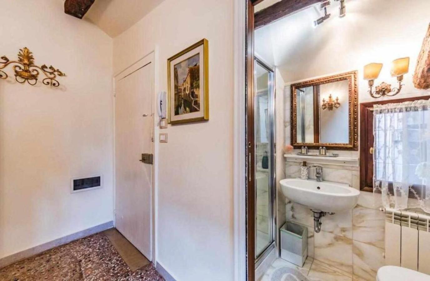 Emanuela'S Flat Apartment เวนิส ภายนอก รูปภาพ