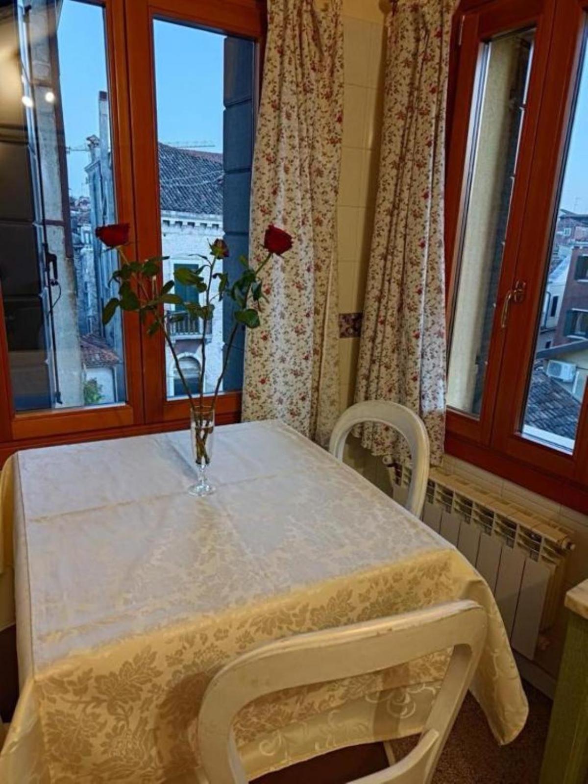 Emanuela'S Flat Apartment เวนิส ภายนอก รูปภาพ
